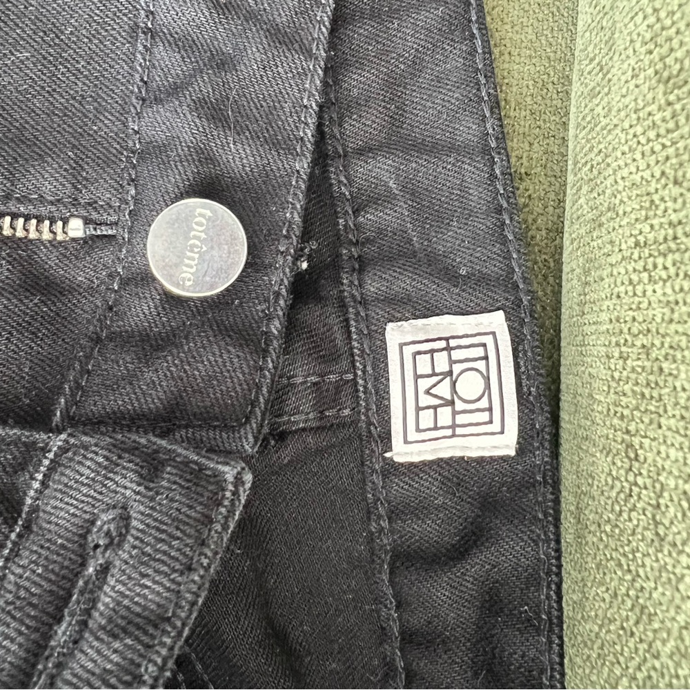 TOTEME Black High-Rise Flared Jeans - Picture 5 of 7